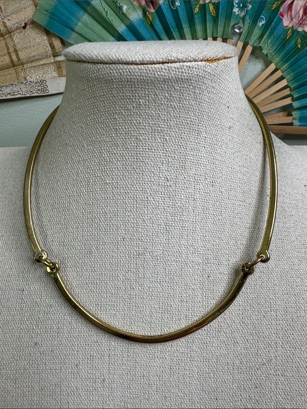 Gold-Tone Women's Collar Necklace - Elegant Sculpted Choker
